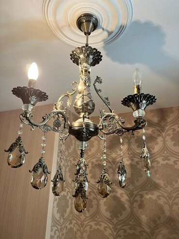 Buynuzlar: Çılçıraq, 3 lampa, Xrustal