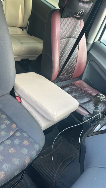 bmw 5 серия 525 4mt: Avtomobil üçün mərkəzi qol dayağı/ konsole yastığı vita ve ya