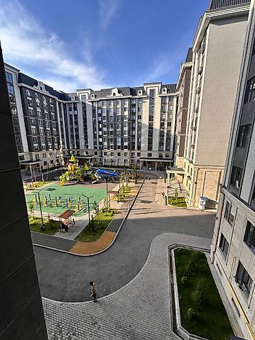 Недвижимость: 2 комнаты, 70 м², Элитка, 4 этаж, Евроремонт — 1