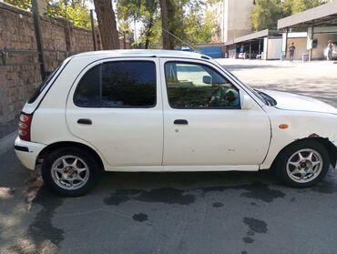 тайота март: Nissan Март: 2000 г., 1 л, Автомат, Бензин, Хетчбек