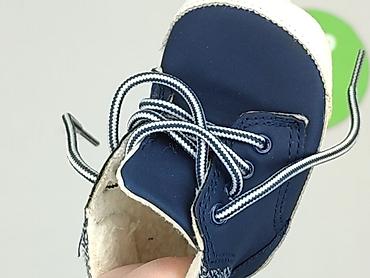 kurtka pull bear: Buciki niemowlęce, F&F, 15 i mniejsze, stan - Bardzo dobry — 6