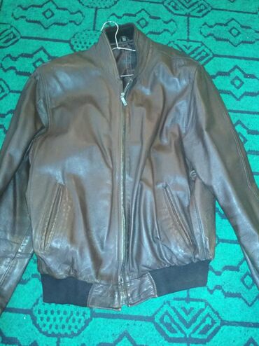 Kurtkalar: Kişi üçün kurtqa satılır. Yaxşı vəziyyətdədir. Qiyməti 45 azn. Şəhər — 12