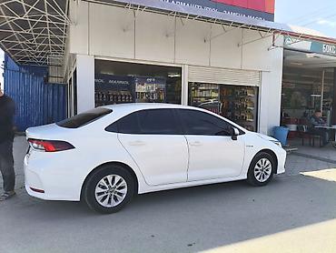 шполер: Toyota Corolla: 2021 г., 1.8 л, Вариатор, Гибрид, Седан — 2