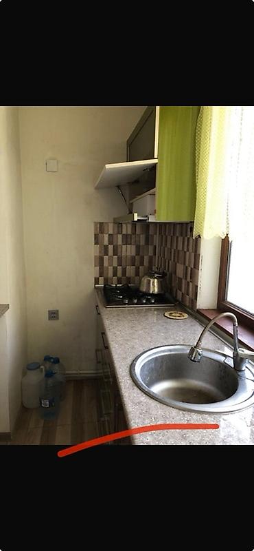 sekis sati: Ev Gencede Abbas Sehhetde xestexana ile uzbeuz yola baxan binada 1 ci — 8