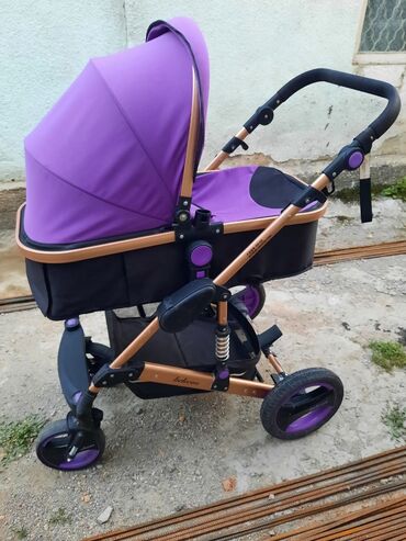 хорошие коляски для детей: Коляска, цвет - Фиолетовый, Б/у