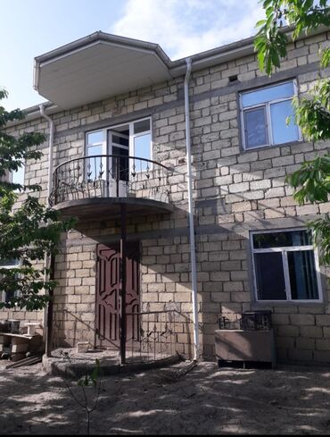 şəkidə ev satışı: 6 otaqlı, 190 kv. m, Orta təmir