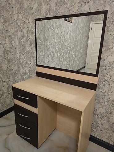 Güzgülü makiyaj masası / kamod təqdim olunur. Model praktik və yığcam lalafo.az -da Güzgülü makiyaj masası / kamod təqdim olunur. Model praktik və yığcam
