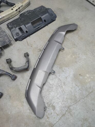 Другие детали ходовой части: Продаю запчасти Toyota Landcruiser 200 2010 год. 10 тыс сом - передний — 2