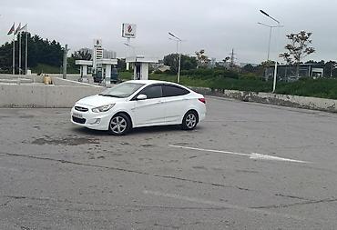 Hyundai: Hyundai Accent: 1.6 l | 2012 il Sedan — 5