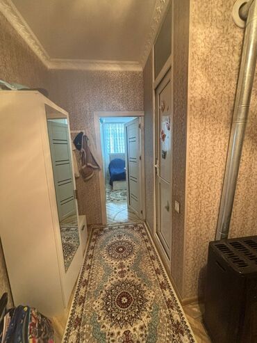 Köhnə tikili: Satış üçün 2 otaqlı mənzil (interyer görüntüləri)Salam.Evimiz Gəncədə — 1