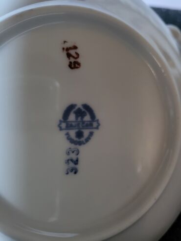 Kompleti posuđa: Soljice nove Zajecar porcelan. komplet od 4 kom. Tacne — 8