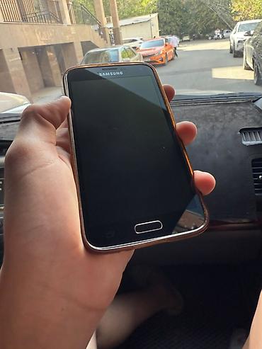 Samsung Galaxy S5 (SM-G900F) - Экран 5.1", Super AMOLED, Full HD