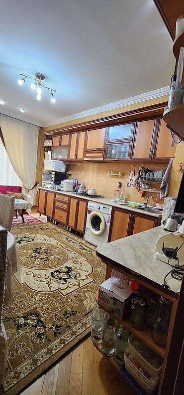 qara qarayev ev: Nərimanov metroya yaxın Azinko binaları 3otaqlı mənzil otaq yoldaşı — 6