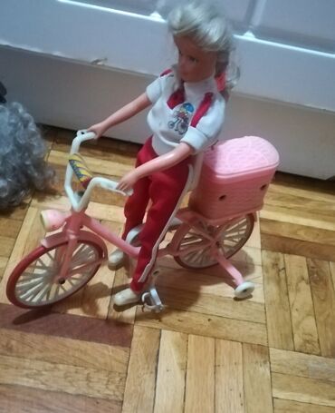 velike igračke: Barby na bicikli, očuvana
UVOZ Grčka