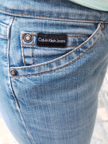 Farmerke: Calvin Klein farmerke vel L
Struk po 40 tegli do 42
Nogavice spolj 110 — 6