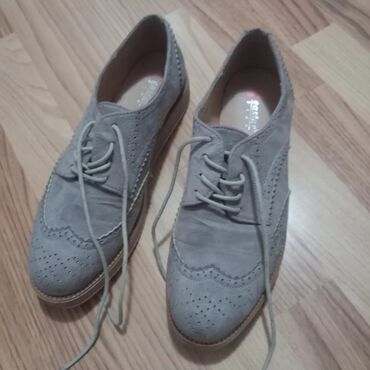 Shoes: Oxfords, Size: 40