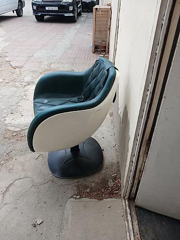 Salon, tibbi kreslolar: Satılır: salon/berber kreslosu - Dizayn: yumru formalı, dərin — 2