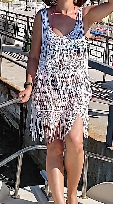 statement ogrlice: Bela heklana mrežasta tunika/kaftan za plažu - Model: bez rukava — 1