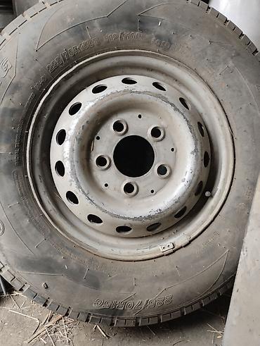 1221 2: Колесо на Mercedes Sprinter. - Размер шины: 225/70 R15C (LT). - — 3