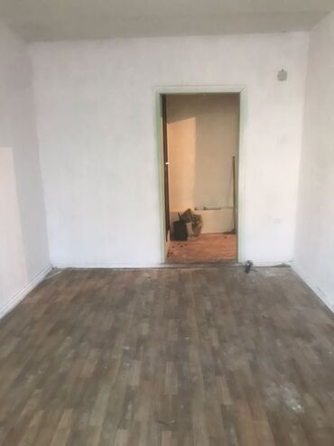 обмен квартиры на квартиру in Кыргызстан | ПРОДАЖА КВАРТИР: Общежитие и гостиничного типа, 1 комната, 24 кв. м Без мебели, Не затапливалась, Животные не проживали