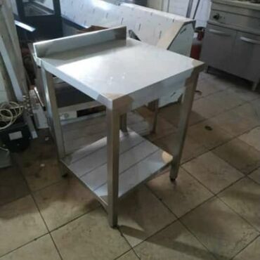 Masalar: Mətbəx masası, Açılmayan, Nerjaveyka, Kvadrat masa