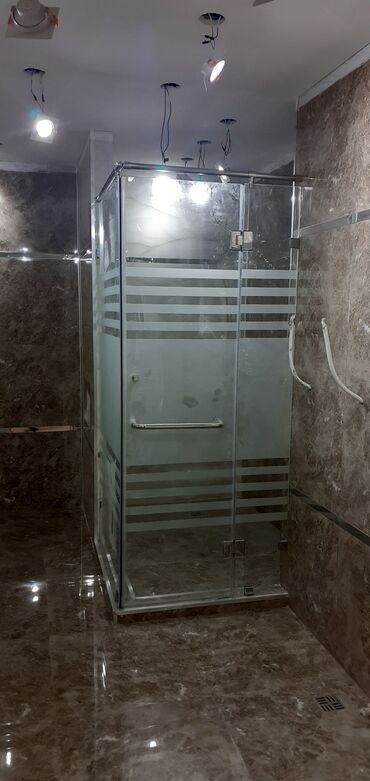 Duş kabinaları, arakəsmələr: Yeni Arakəsmə, Düzbucaqlı, Pulsuz çatdırılma — 1