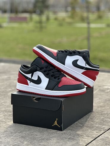 Кроссовки и спортивная обувь: Кроссовки Air Jordan Low 1 Цвет: Красный Размер: 41 (26.5см) 42 (27см)