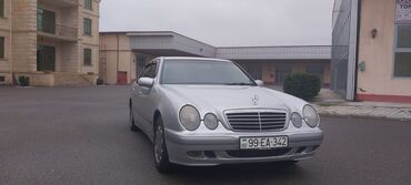 Mercedes-Benz: Mercedes-Benz E 200: 2 l | 2001 il Sedan