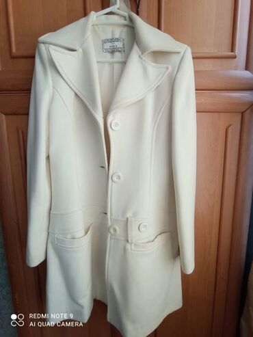 qadınlar üçün klassik palto: Palto M (EU 38), rəng - Ağ
