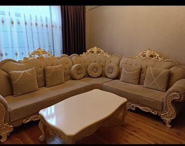Dolablar: Klassik divan satılır jurnalni ilə birlikdə 800₼. Əla