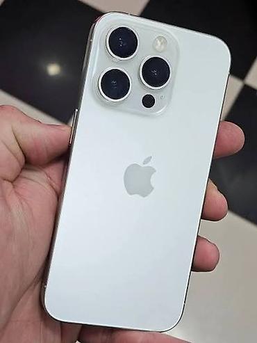 ipad 13 pro: IPhone 15 Pro, Б/у, 256 ГБ, Белый, Чехол, Защитное стекло, 80 % — 1