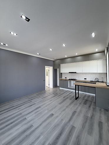 Продажа коттеджей и домов: Двухэтажный современный дом с огороженной территорией и просторным — 7