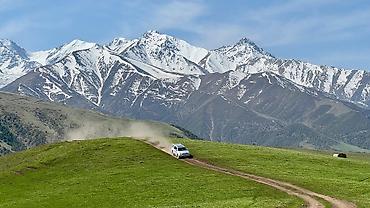 парк сити: Транспортные услуги по региону. Toyota 4 runner. Мест 4. Цена — 3
