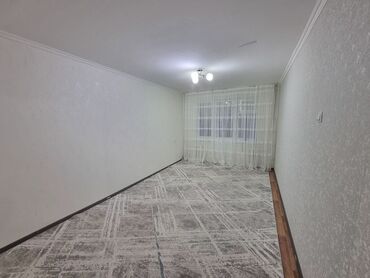 3 микрорайоне: 1 комната, 36 м², 104 серия, 2 этаж, Косметический ремонт
