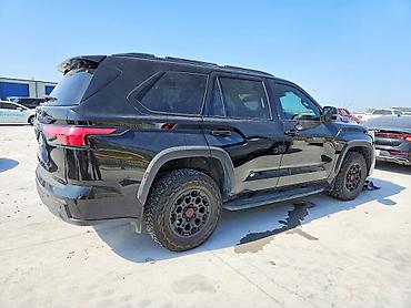inter: Toyota Sequoia: 2024 г. — 4