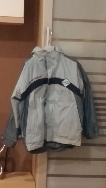 kaput za kisu: Decija muska jakna za kisovito vreme,skrivena kapuljaca vel.130(10)