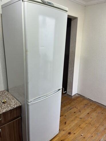 Mətbəx kombaynları və doğrayıcıları: 2 qapılı Stinol Soyuducu Satılır, rəng - Ağ