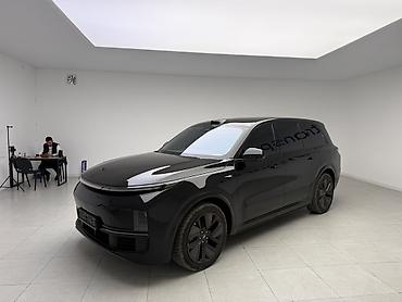 hongqi ehs9: Lixiang L9: 2025 г., 1.5 л, Автомат, Гибрид, Кроссовер — 1