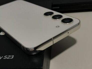 переходник для айфона 7: Samsung Galaxy S23, Колдонулган, 256 ГБ, түсү - Ак, 1 SIM, eSIM