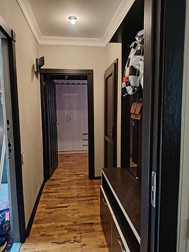Əcəmi metrosuna yaxin . Əcəmi mall arxasinda 2 otaqli yaxsi təmirli