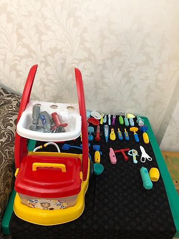 sukan oyunu: Uşaq üçün həkim temalı oyun dəsti - Rəngarəng plastik həkim alətləri — 4