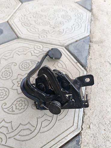 key maker: Замок капота с рычагом (механизм фиксации капота) Hyundai Solaris — 2