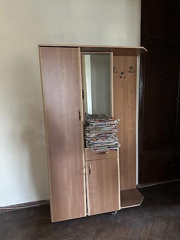 ucuz dolablar: Klassik üslubda, natüral ağac teksturasına malik vitrinli bufet dəsti — 5