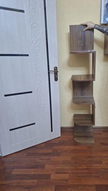 Çarpayılar: Dekorativ rəf, Corner shelf