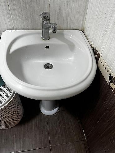 tualet ucun unitaz: Pilləli dayaqla keramik əl-üz yuma lavabosu - Material: ağ şirli — 3