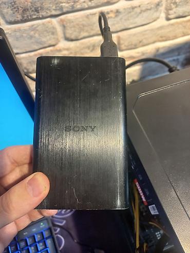 xarici hard disk satilir: Məhsul: Sony xarici sərt disk Yaddaş həcmi: 1 TB Bağlantı: USB — 3