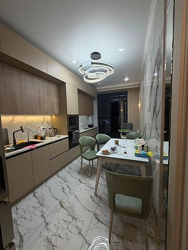 3 комнаты, 210 м², Асанбай мкр Элитка, 2 этаж, Свежий ремонт