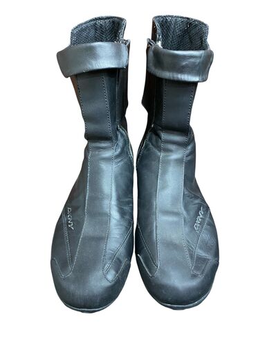 Women's Footwear: Extremely gorgeous genuinely beautiful leather boots by Dkny size 39.5