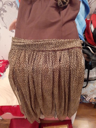 Toy paltarları və aksesuarları: Ozel tikilib 3 defe geyinilib