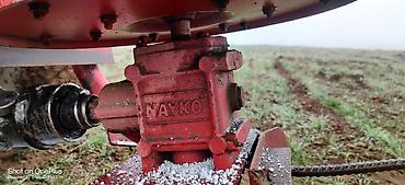 lizingle traktor satisi: Məhsul: Kənd təsərrüfatı traktoru və arxa asqıda mineral gübrə səpən — 2